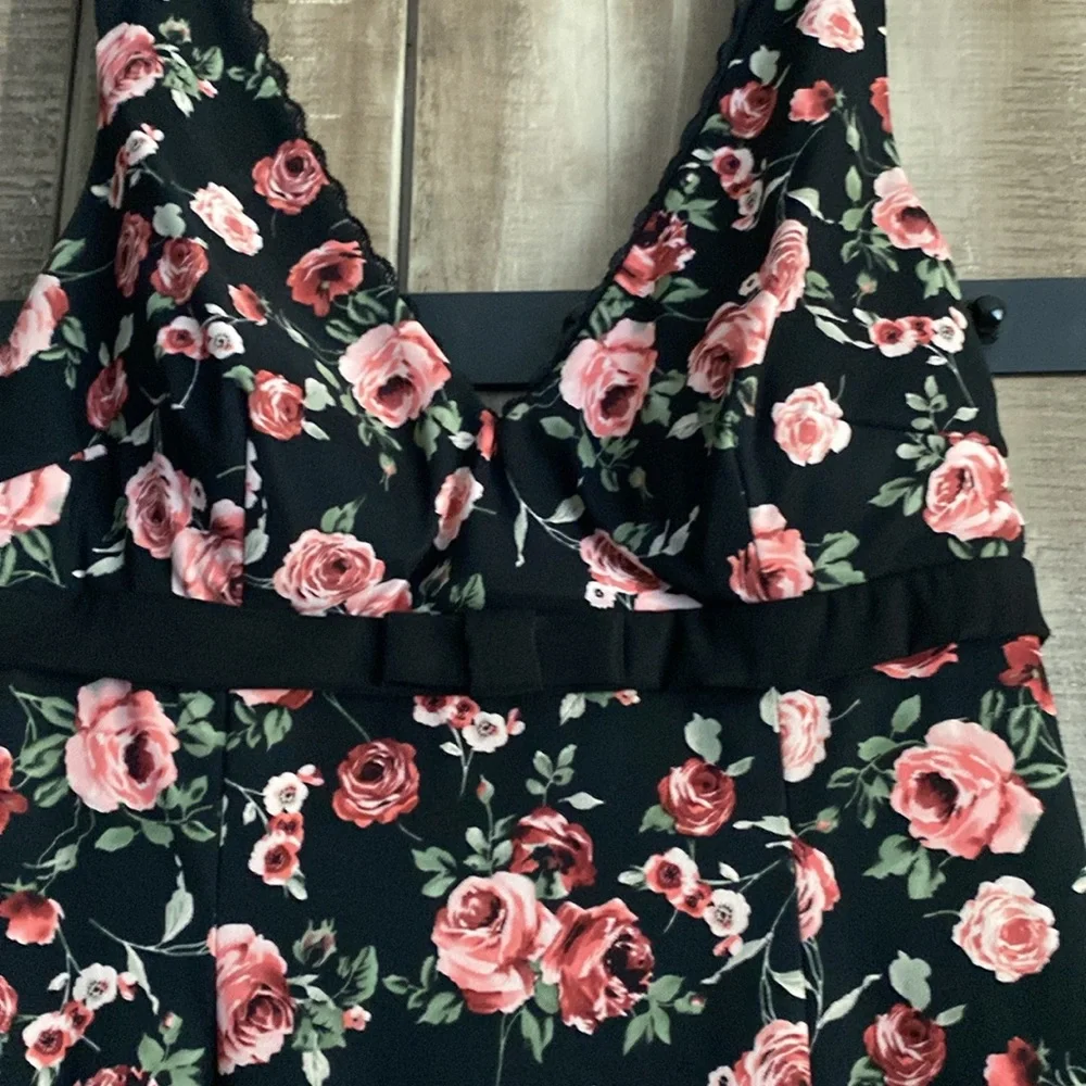 Connected Floral Dress - Picture 2 of 3
